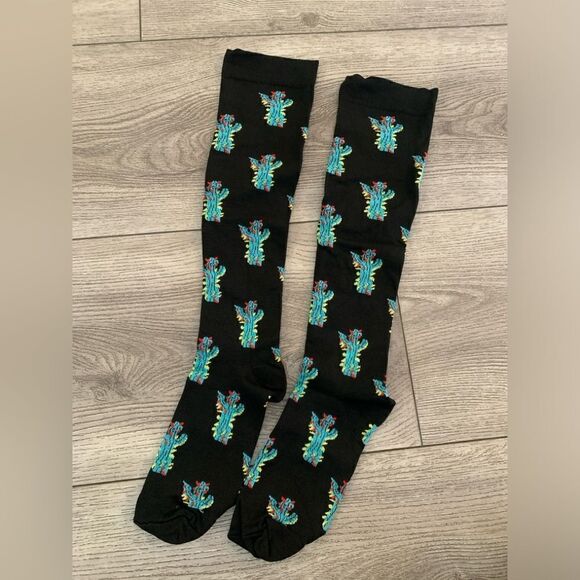 Compression socks with cactus designs brand new - Picture 1 of 4